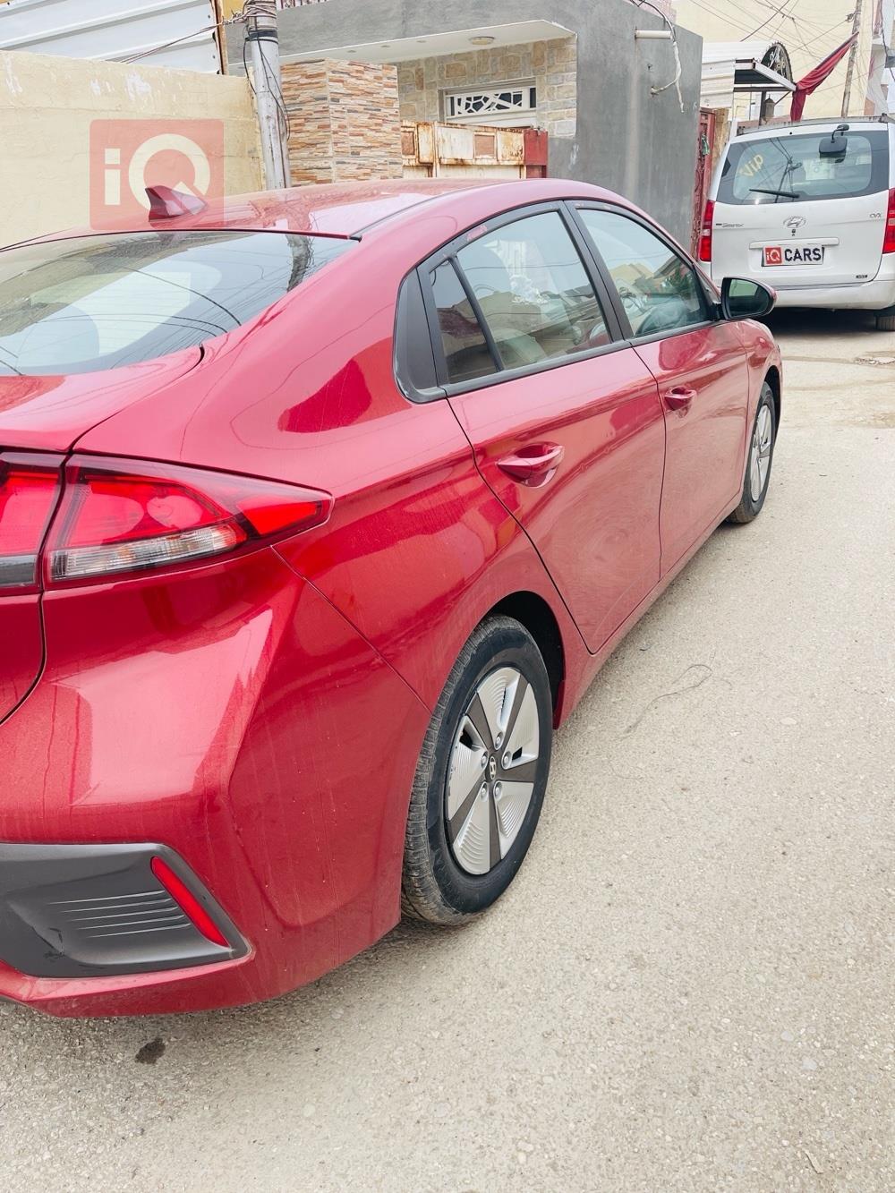 هيونداي ايونك